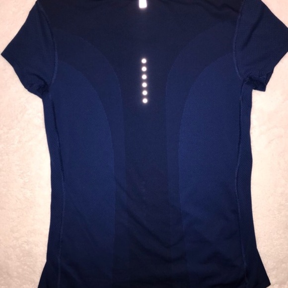 (SOLD) Nike dri-fit tees - Picture 7 of 7